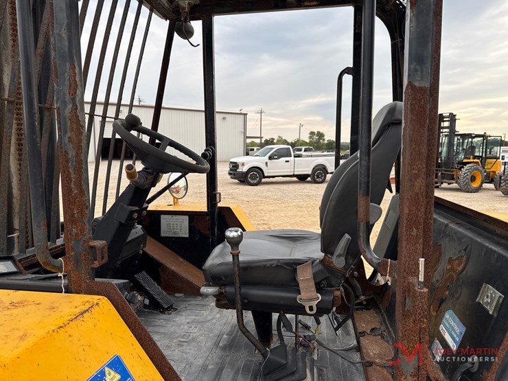 2019-jcb-930-image-12