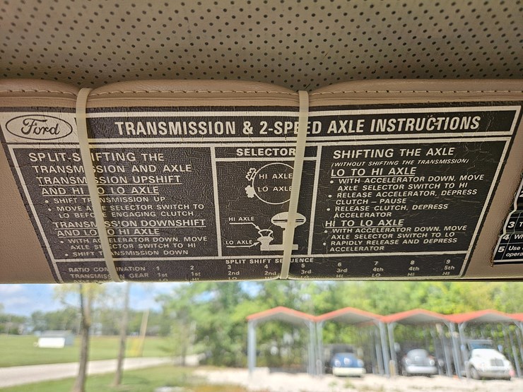 1983-ford-c800-image-57