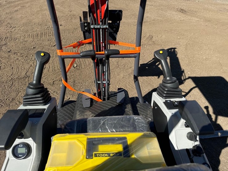 new-cfg-industrial-co-mini-excavator-model-mx15rx-image-6