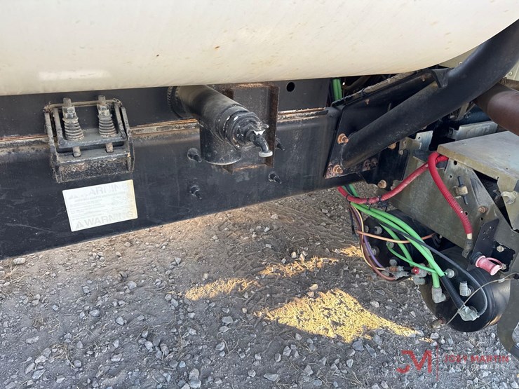 2014-caterpillar-12-image-16