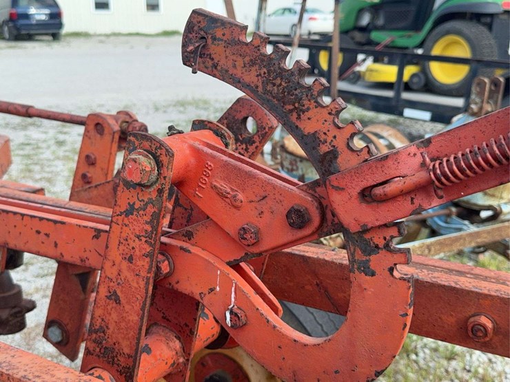 case-four-bottom-plow-image-23