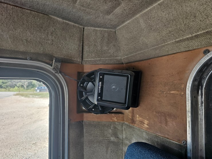 1989-peterbilt-379-image-86