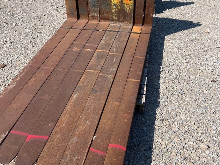 (1)-pair-of-72"-forklift-forks-image-1