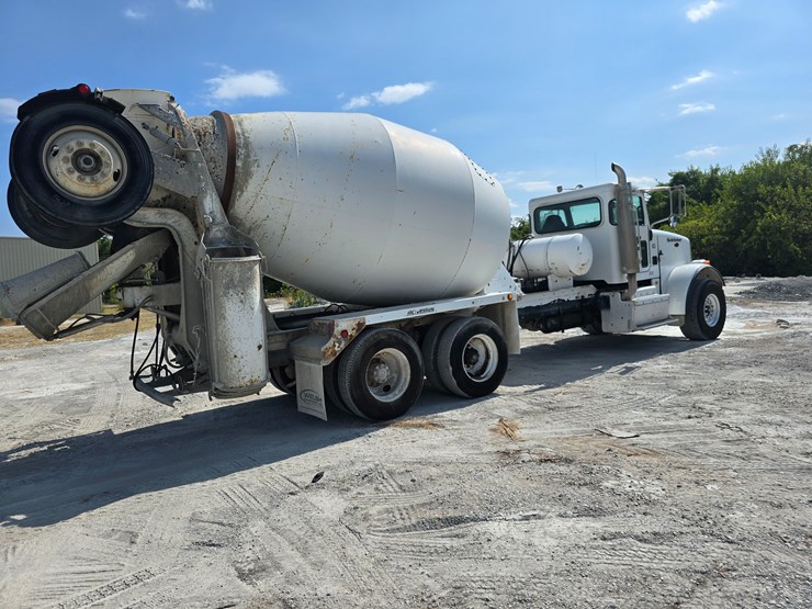 2014-peterbilt-365-image-31