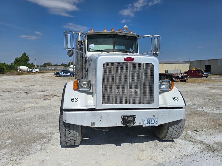 2014-peterbilt-365-image-51