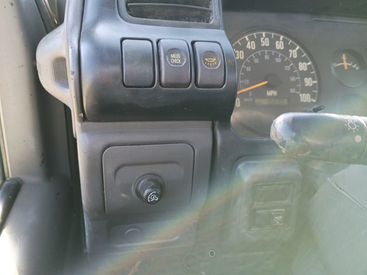 2000-gmc-w3500-image-53