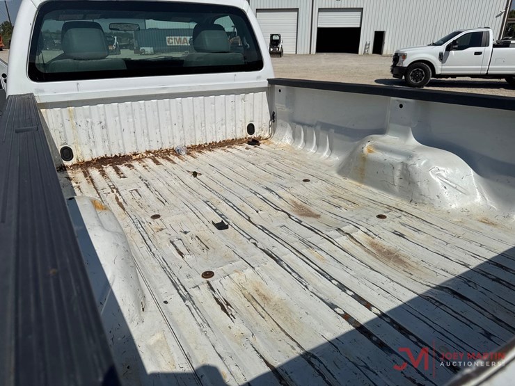 2015-ford-f250-xl-image-8