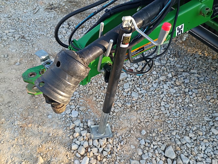 2020-john-deere-450m-image-10