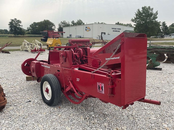 international-baler-image-7
