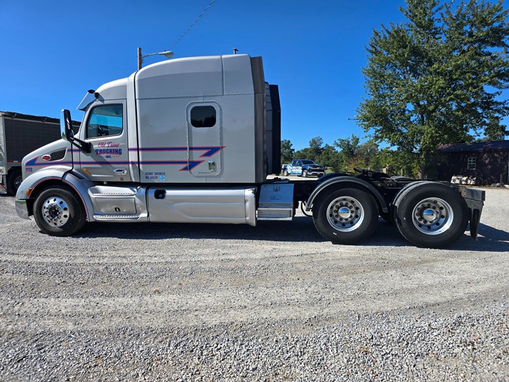 2015-peterbilt-579-image-9