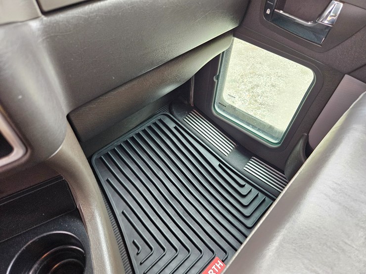 2015-kenworth-t800-image-85