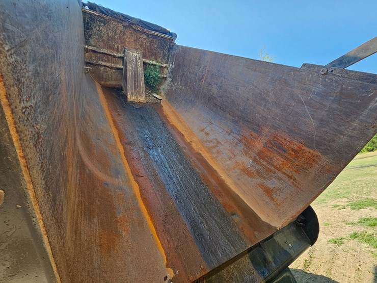 2006-sterling-l9500-image-46