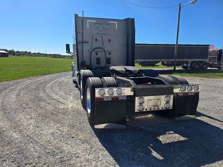 2015-peterbilt-579-image-17