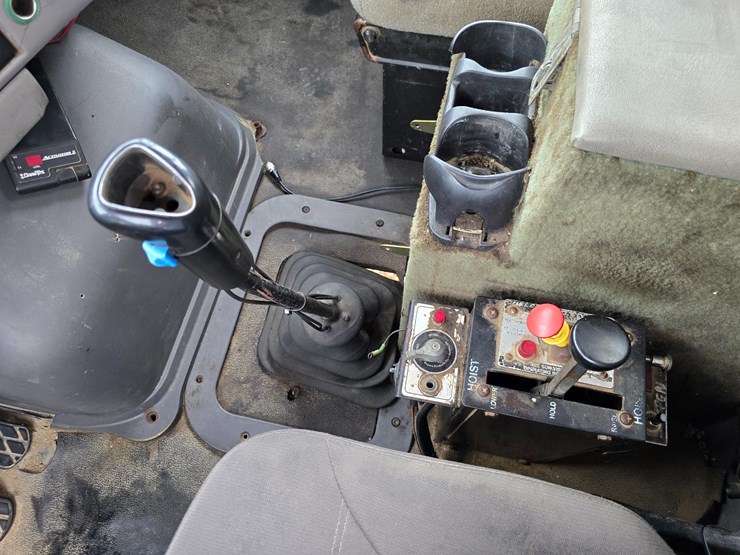 1999-sterling-l9511-image-91