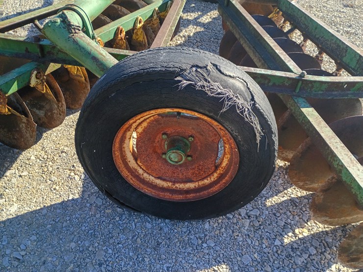 john-deere-12-image-21