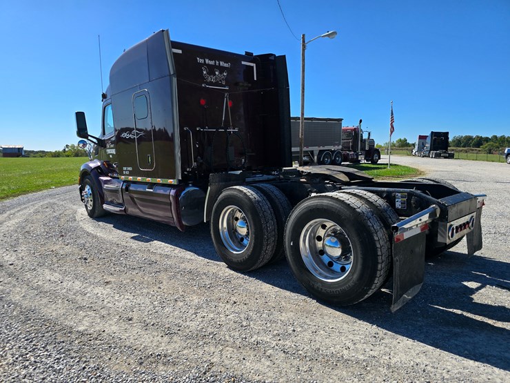 2015-peterbilt-579-image-15