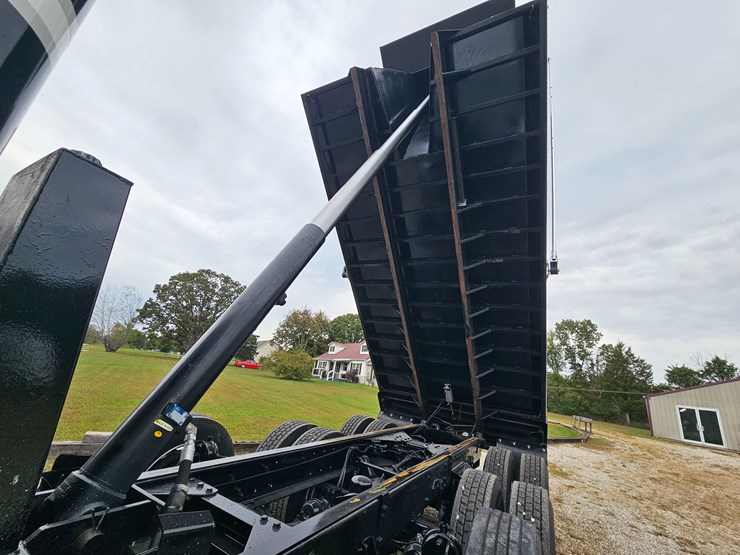 2015-kenworth-t800-image-51