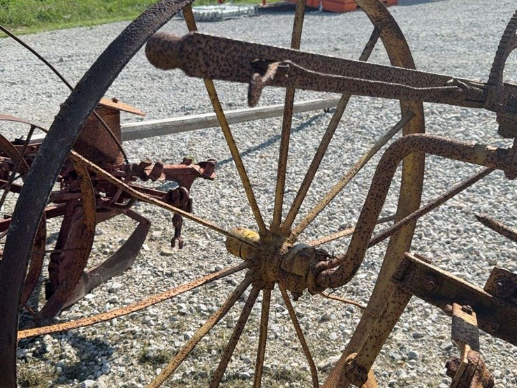 horse-drawn-cultivator-image-6