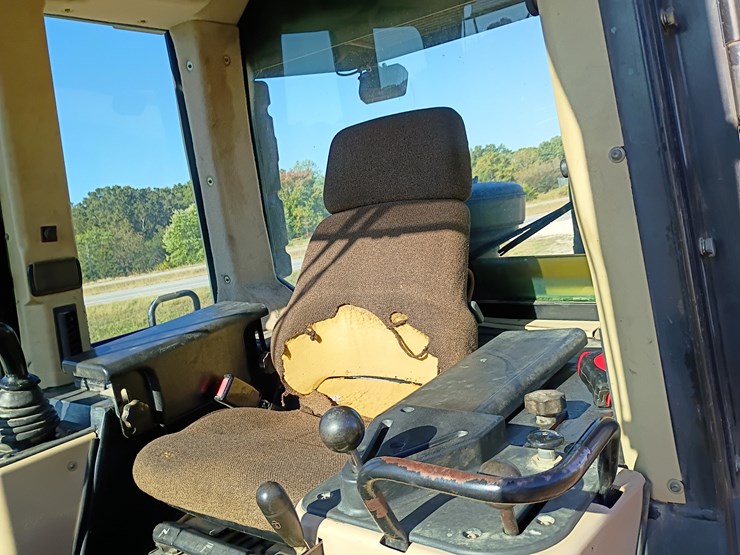 2002-caterpillar-953c-image-57