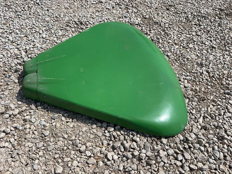john-deere-clamshell-fenders-image-12