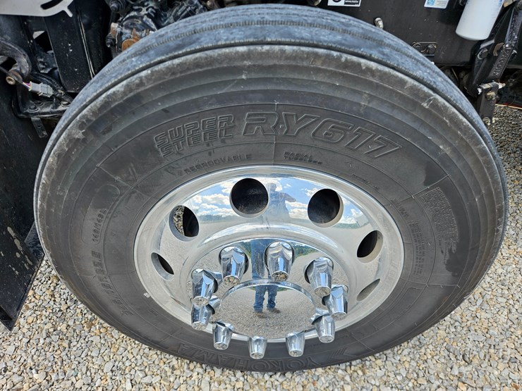 2010-peterbilt-389-image-109