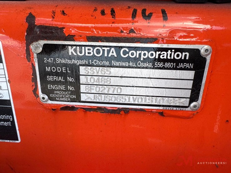 2016-kubota-ssv65-image-17