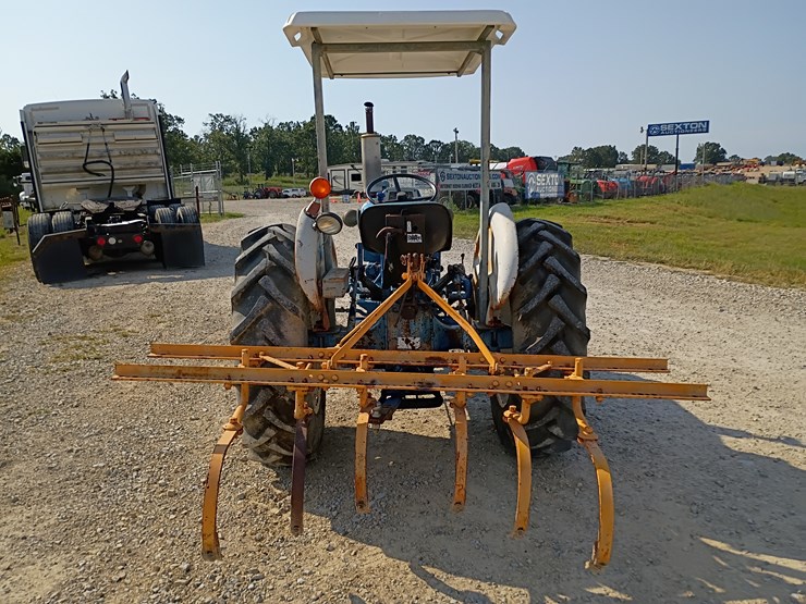 1972-ford-tractor-image-7
