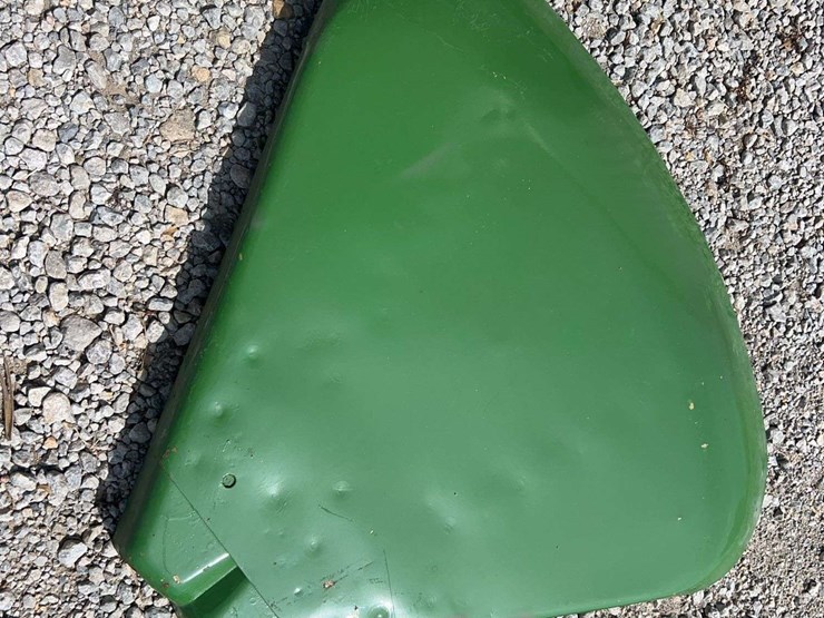 john-deere-clamshell-fenders-image-2