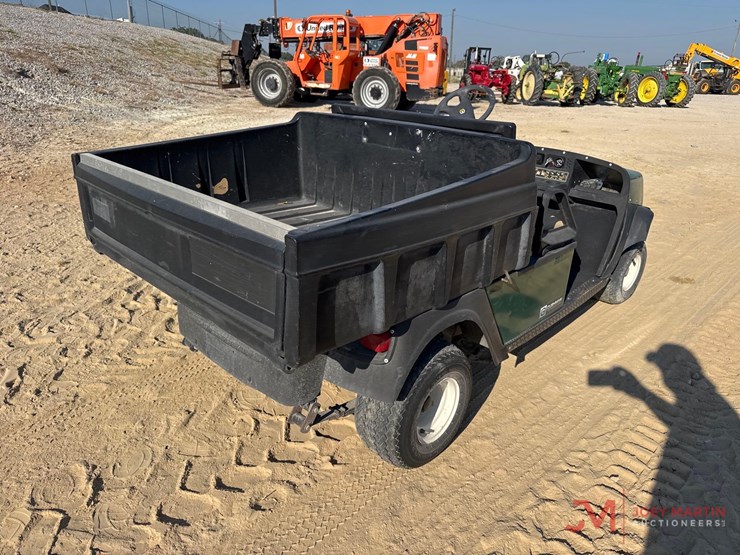 cushman-refresher-1200-golf-cart-image-2
