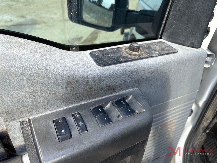 2012-ford-f350-xlt-image-16