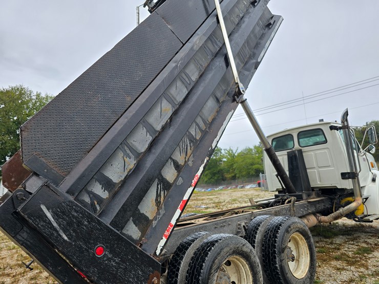 1999-sterling-l9511-image-55