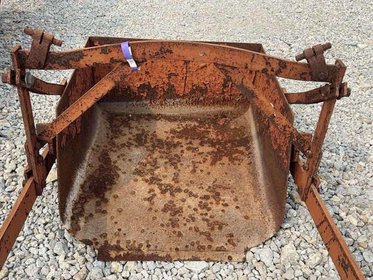 allis-chalmers-coupler-dirt-scoop-image-11