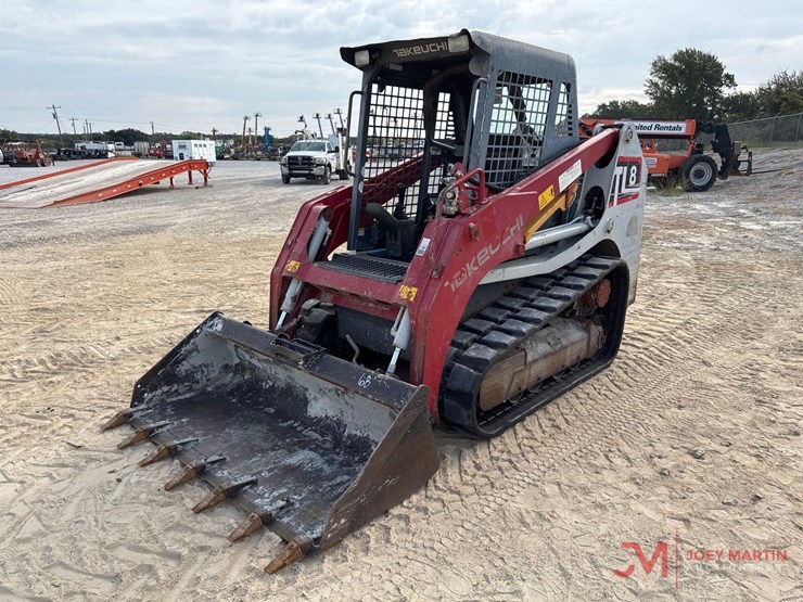 2019-takeuchi-tl8-image-4