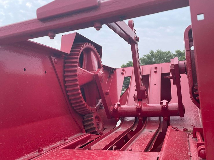 international-baler-image-23