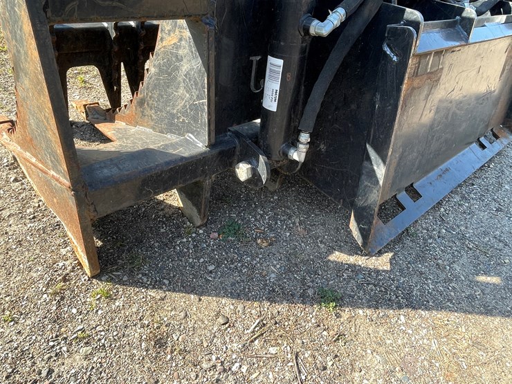 #4304-•-jenkins-86"-skid-steer-mount-heavy-duty-log-grapple-image-15