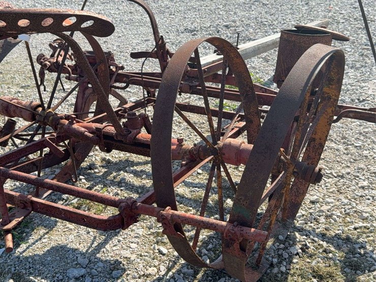 horse-drawn-planter-image-11