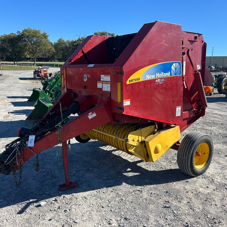 NEW HOLLAND BR7050