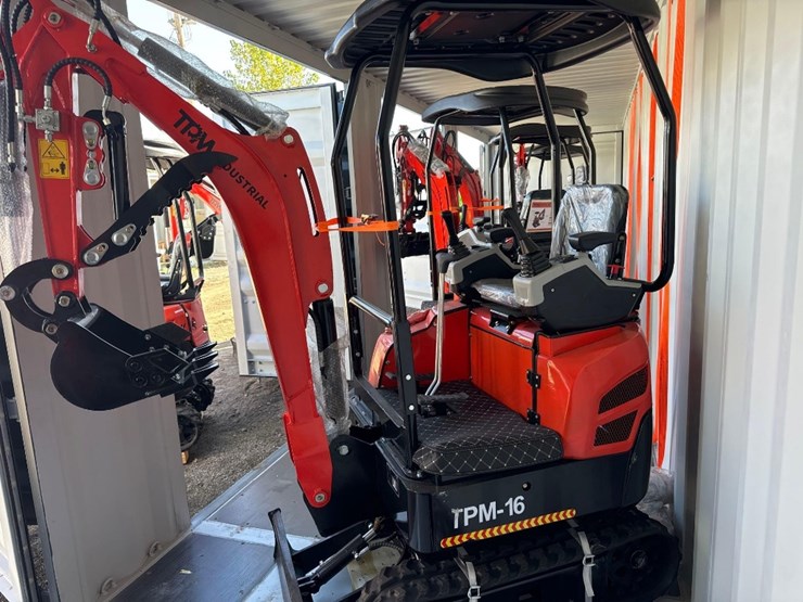 new-tpm-industrial-co-mini-excavator-model-tpm-16-image-9