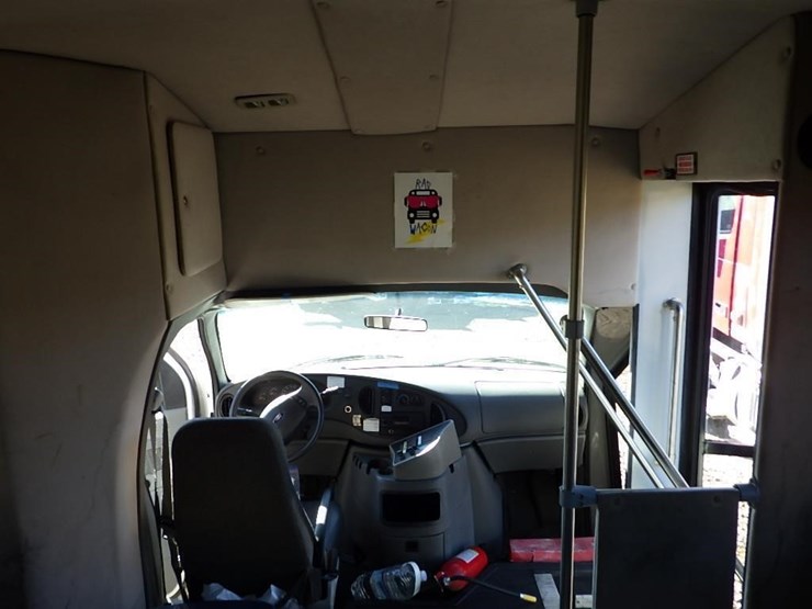 2003-ford-e350-image-24