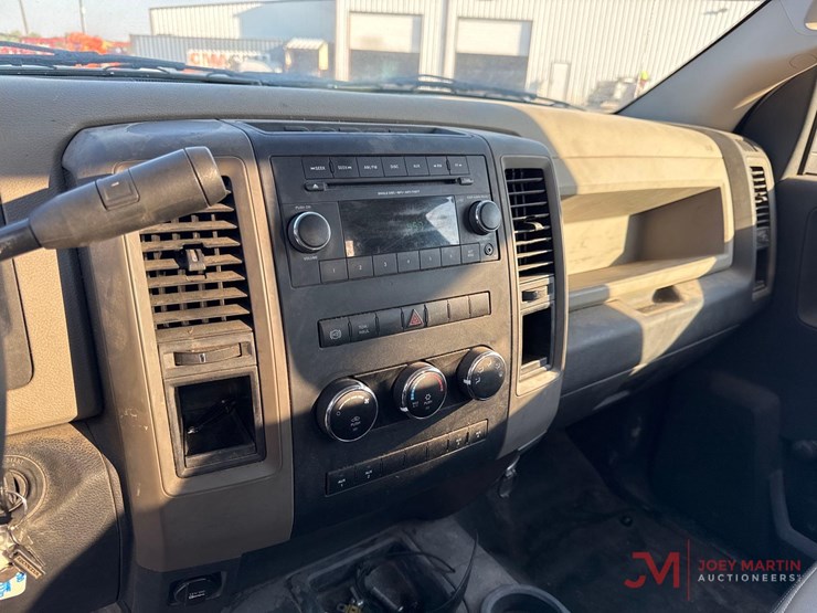 2012-ram-4500-service-truck-image-27