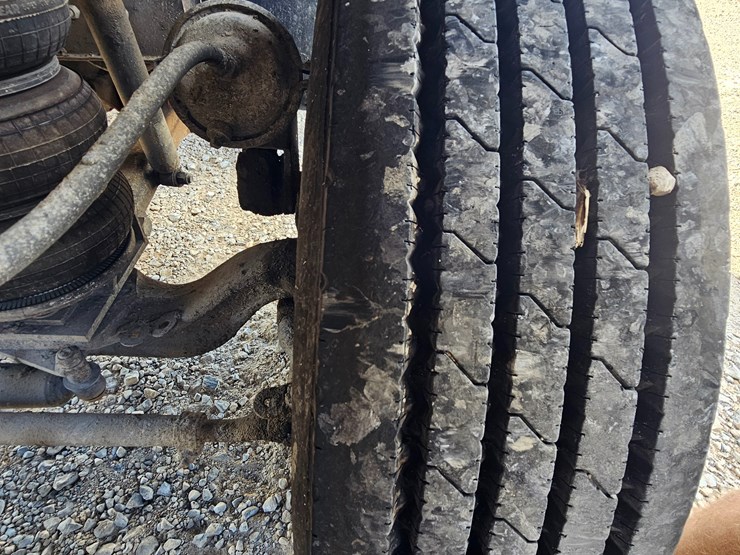 1989-peterbilt-379-image-115