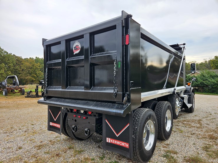 2015-kenworth-t800-image-17