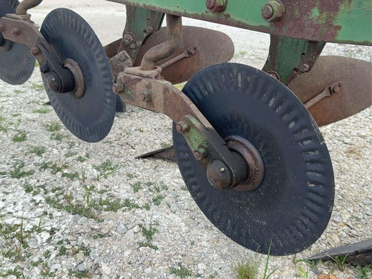 john-deere-4-bottom-plow-image-13