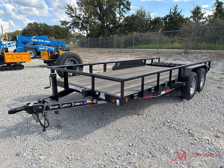 2024-custom-trailer-image-3