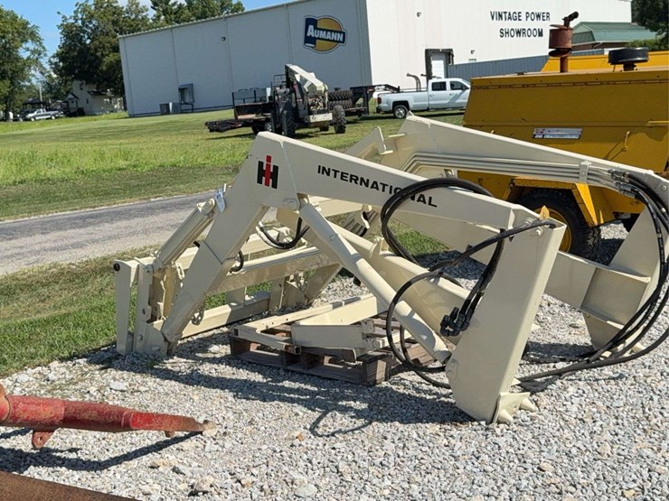 international-loader-image-3