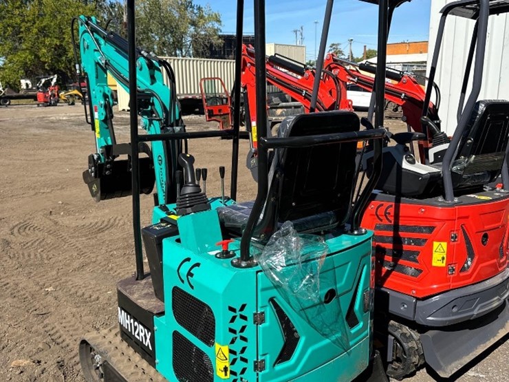 new-cfg-industrial-co-mini-excavator-model-mh12rx-image-5