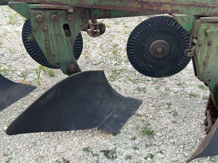 john-deere-4-bottom-plow-image-17