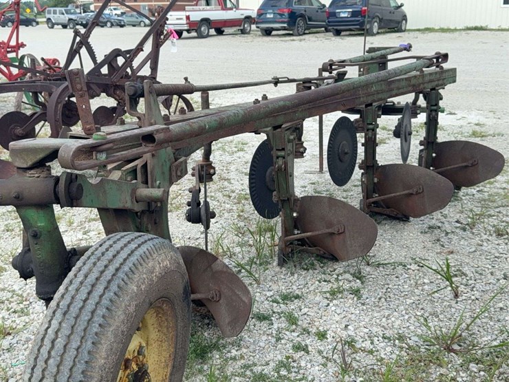 john-deere-4-bottom-plow-image-8