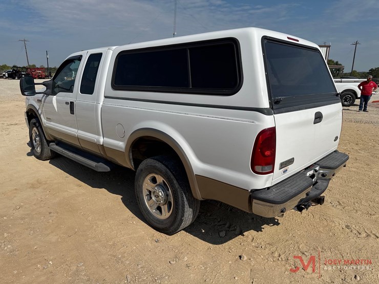 2007-ford-f-250-lariat-pickup-truck-image-3