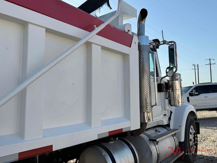 2005-international-9900i-image-21